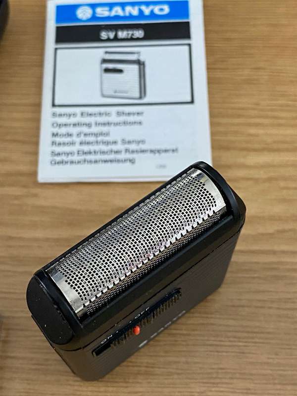 SANYO SV-M730 Battery Travel Shaver In Case Portable Plus leather pouch, JAPAN,vintage,working