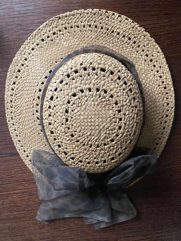 Woman Natural straw hat , made in italy, over 30-40 years old, vintage, collectors item, rare