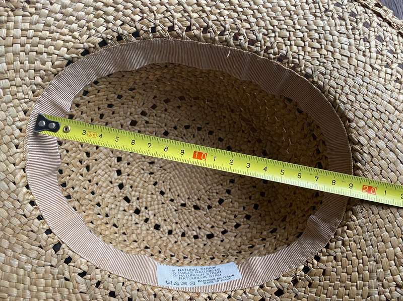 Woman Natural straw hat , made in italy, over 30-40 years old, vintage, collectors item, rare
