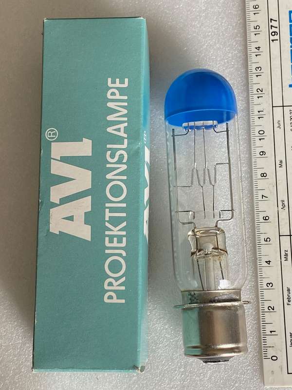 AVI Projector bulb P28s 220V 250W unused in original box,OFFER IS VALID UNTIL 15.6.25