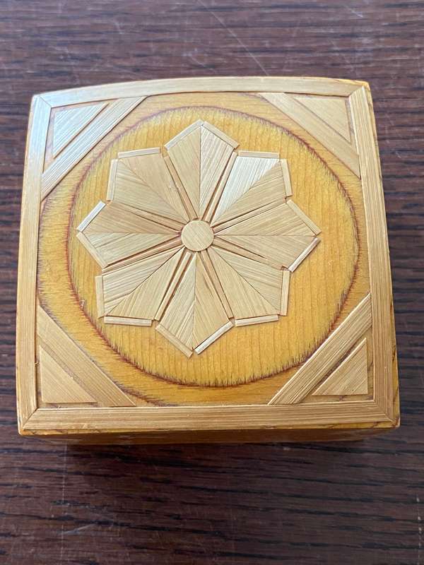 Handmade Vintage Wooden small Jewellery Gift box approx. 8cm x 8cm x 5cm, 99g, collectors item, rare
