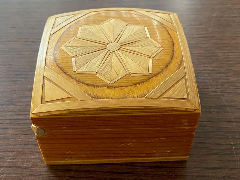 Handmade Vintage Wooden small Jewellery Gift box approx. 8cm x 8cm x 5cm, 99g, collectors item, rare