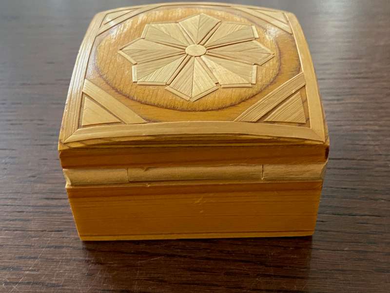 Handmade Vintage Wooden small Jewellery Gift box approx. 8cm x 8cm x 5cm, 99g, collectors item, rare
