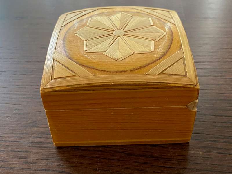 Handmade Vintage Wooden small Jewellery Gift box approx. 8cm x 8cm x 5cm, 99g, collectors item, rare