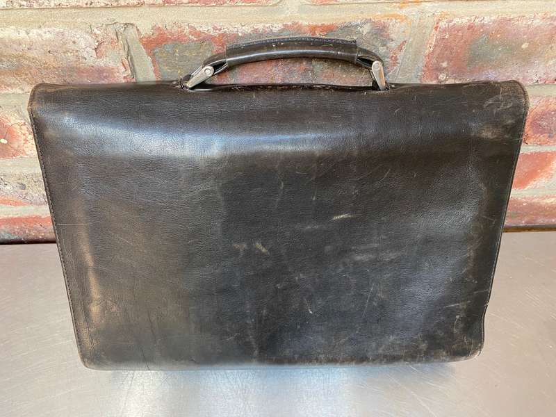 Design Prestige vintage genuine leather brief case from Germany ,50s, approx.size 30cmx40cm,incl.key