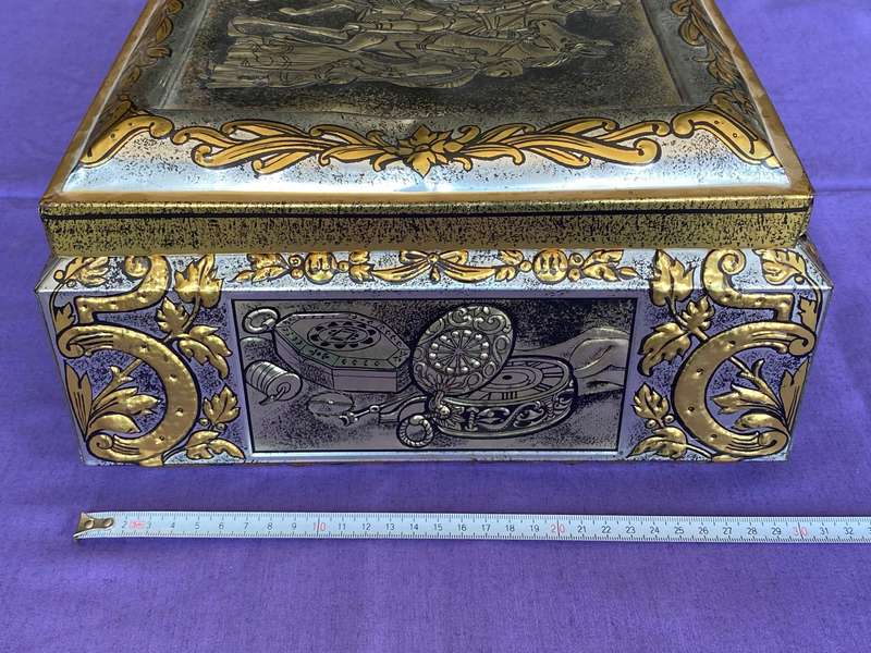 E.OTTO SCHMIDT LEBKUCHENFABRIK NURNBERG, vintage,tin chest box, collectors item from Germany 60s/70s