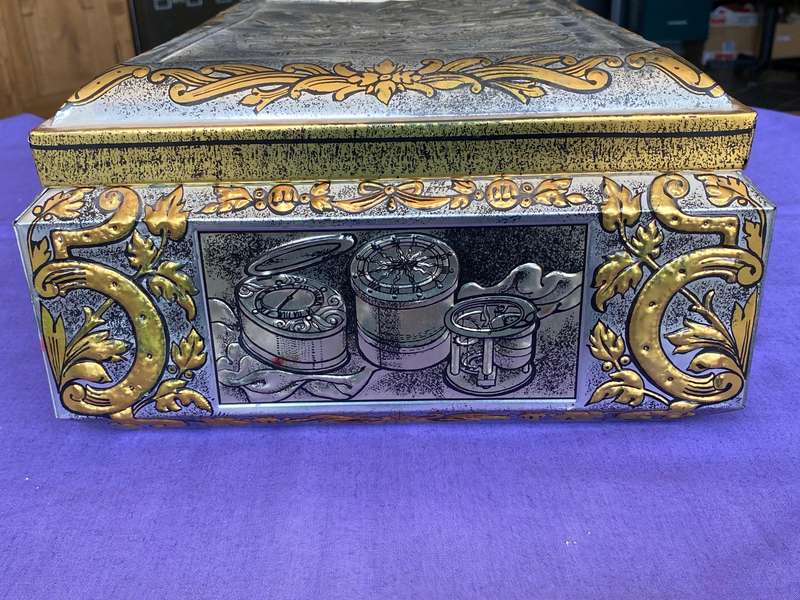 E.OTTO SCHMIDT LEBKUCHENFABRIK NURNBERG, vintage,tin chest box, collectors item from Germany 60s/70s