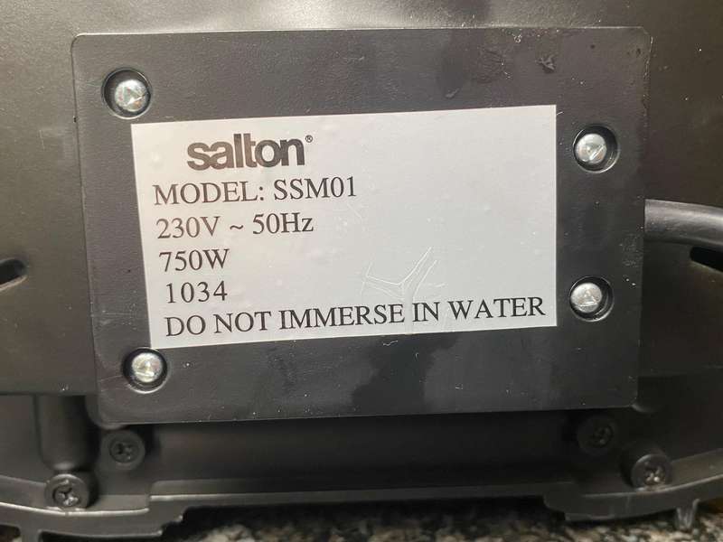 Salton SSM01 , 3-in-1 Sandwich Maker in very good condition