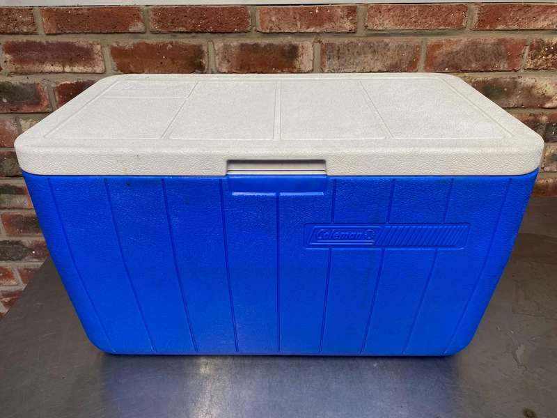 Coleman cooler box 48Qt blue white #5286B,5296,5248,made in USA,rare,very good cond.