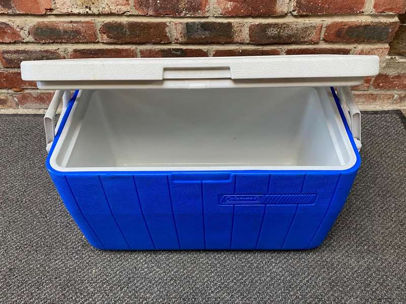 Coleman cooler box 48Qt blue white #5286B,5296,5248,made in USA,rare,very good cond.