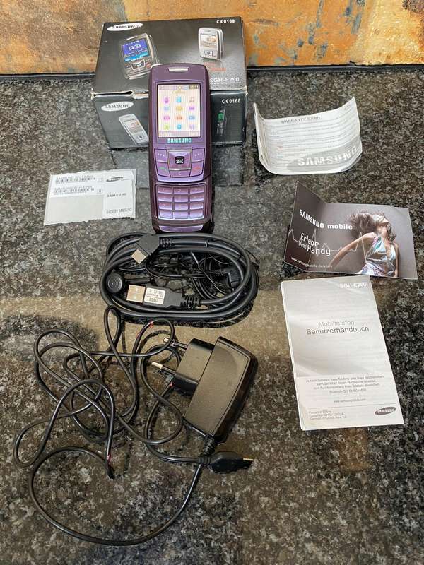 Samsung Mobile Phone SGH-E250i vintage rare in working condition, in good condition