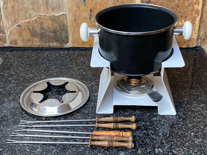 Swiss made fondue set, in good condition