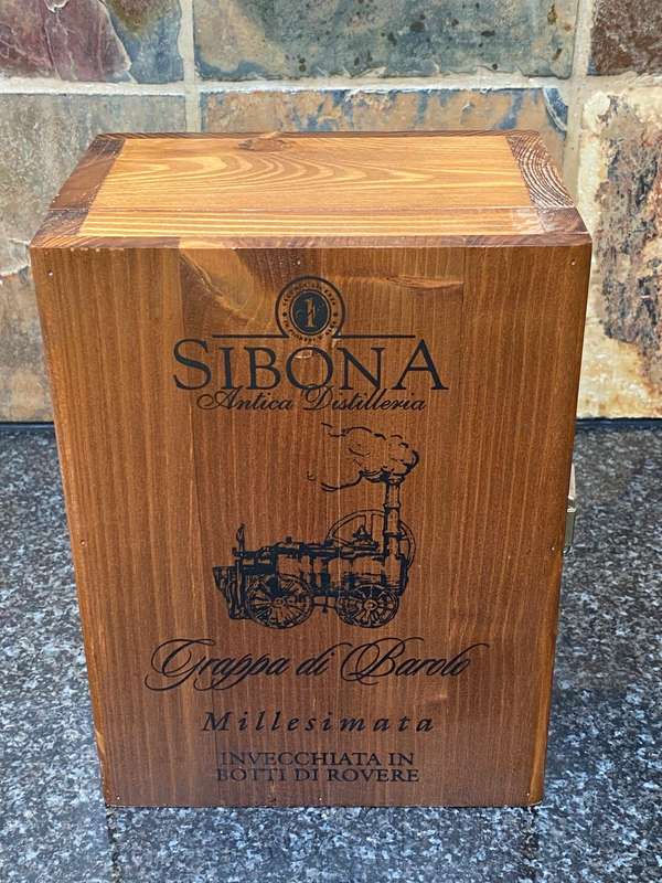 1 x Sibona Grappa di Barolo No. 1845 ,empty bottle in wooden box, collectors item, rare,