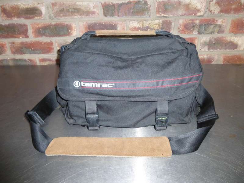 TAMRAC PHOTO BAG BLACK  #608 professional photo bag made in USA , in good condition