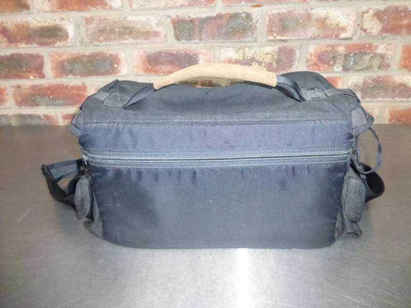 TAMRAC PHOTO BAG BLACK  #608 professional photo bag made in USA , in good condition