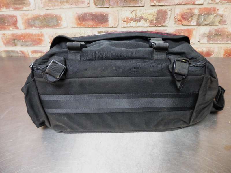 TAMRAC PHOTO BAG BLACK  #608 professional photo bag made in USA , in good condition