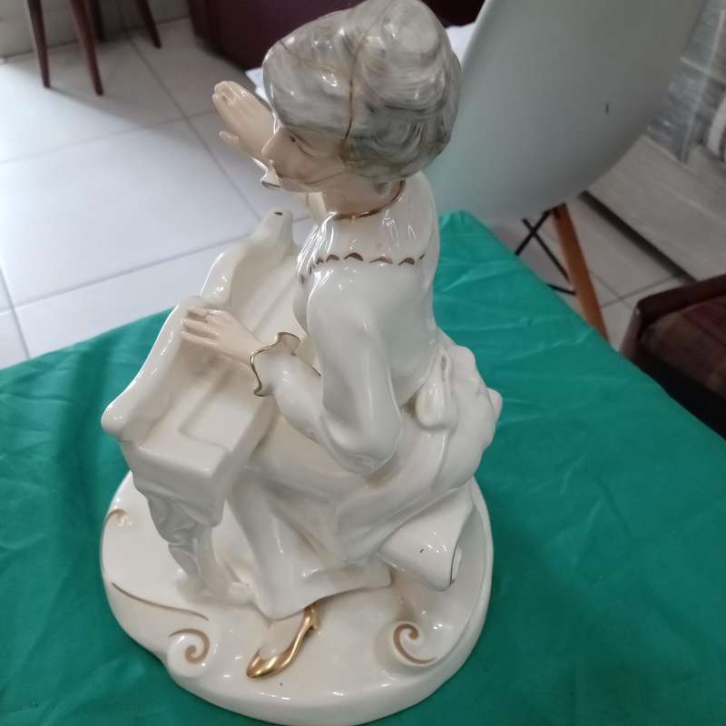 BONE CHINA FIGURINES