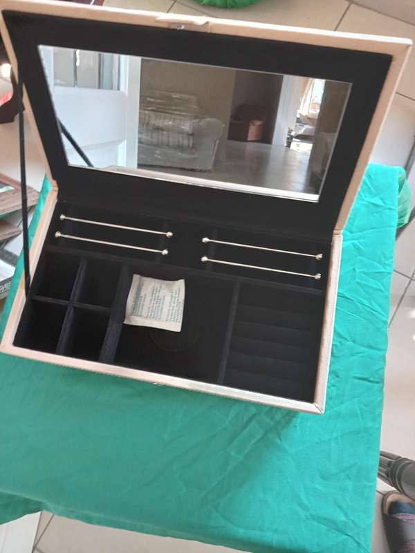 PANDORA JEWELRY BOX