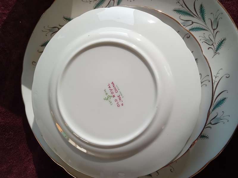VINTAGE ENGLISH PORCELAIN SET