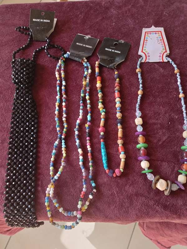 Beaded neck jewelry