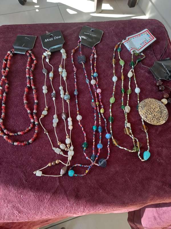 BEADED NECK JEWELLRY