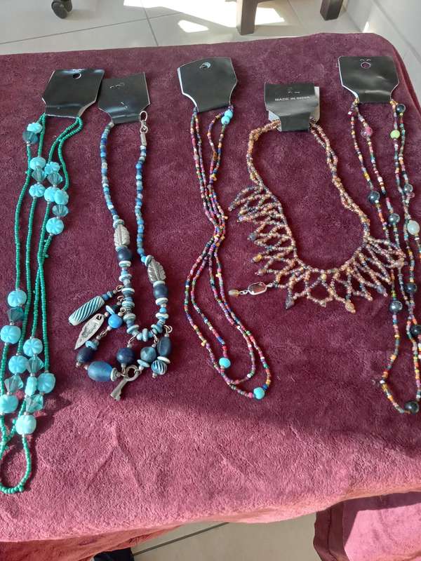 BEADED NECK BUNDLE OF JEWELLERY