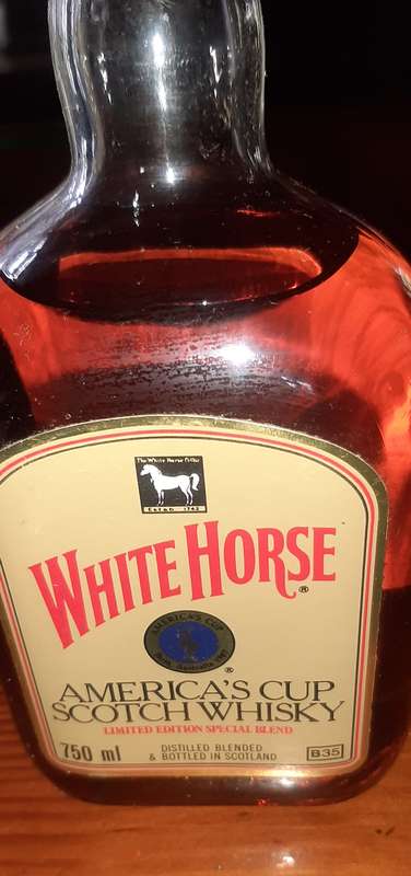 White Horse Whisky. Limited Edition