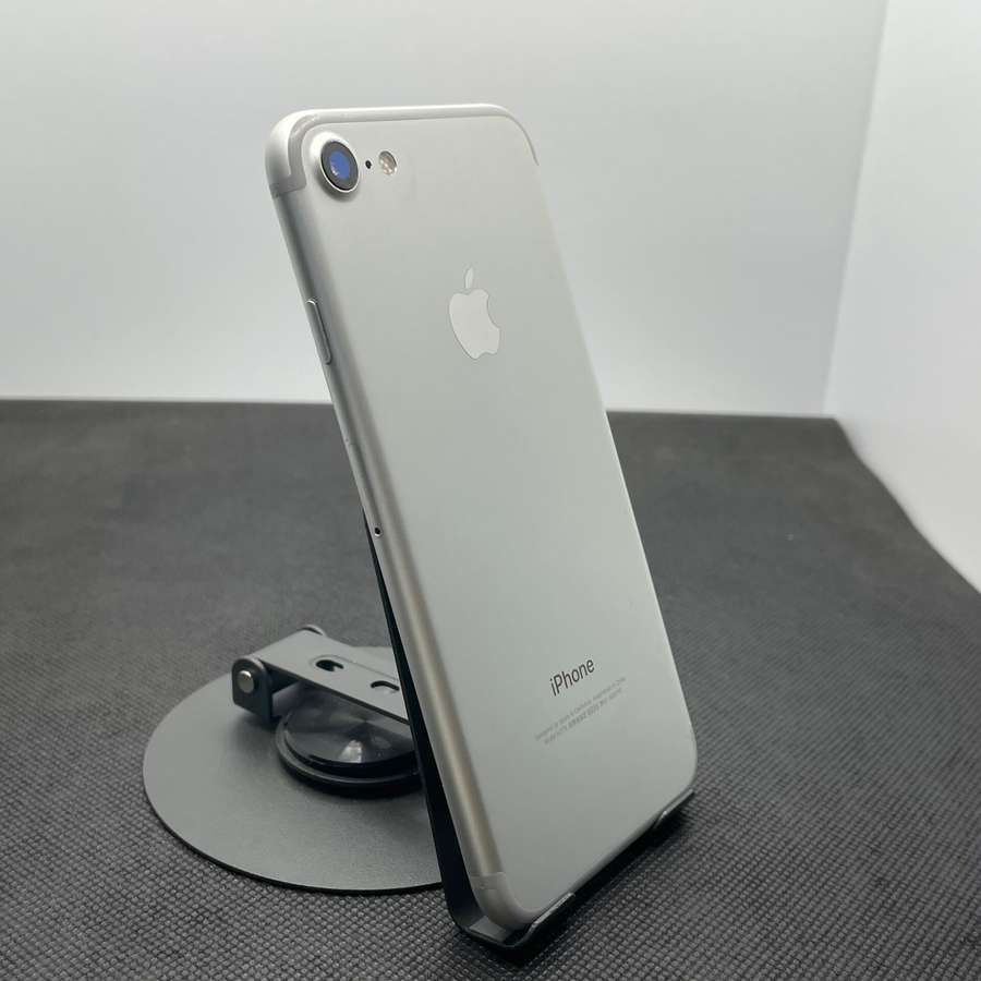 Apple iPhone 7 32GB Silver - Bright Spots