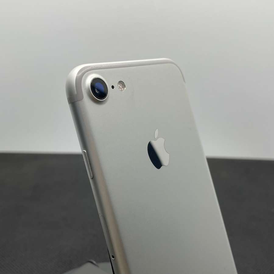 Apple iPhone 7 32GB Silver - Bright Spots