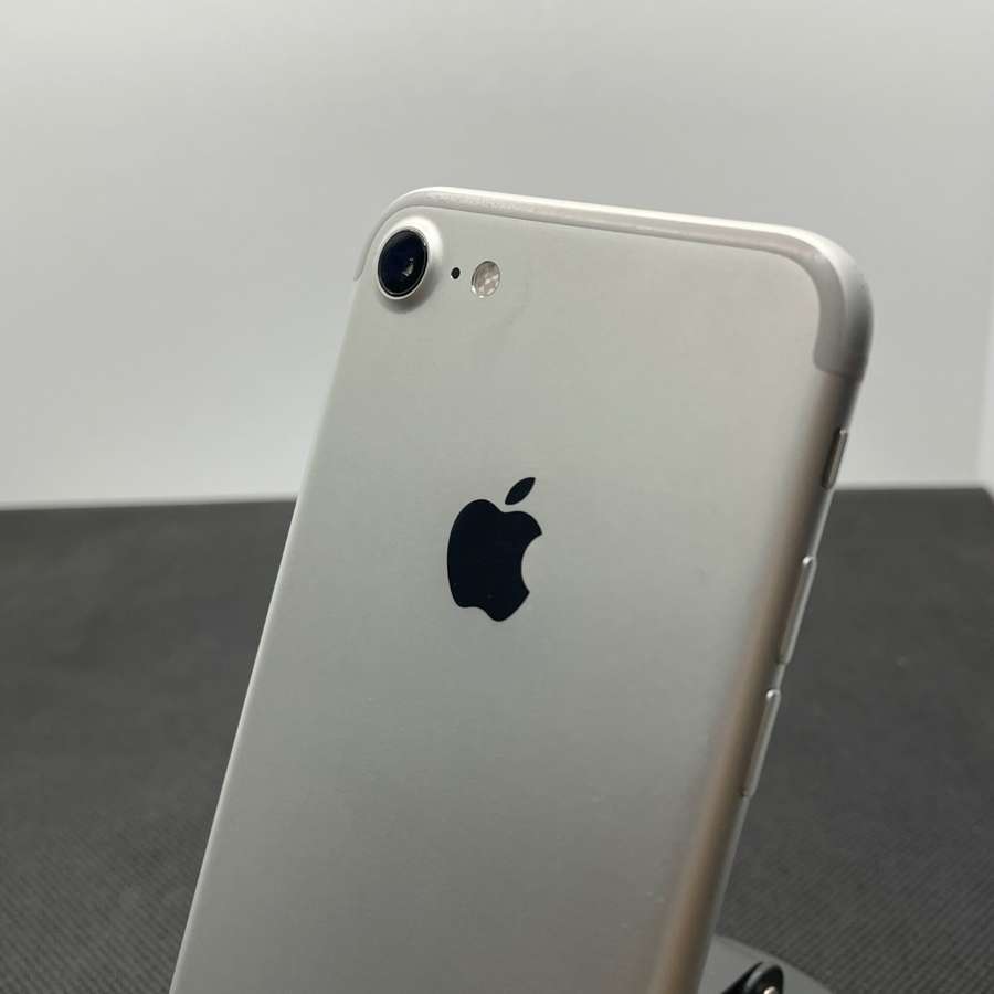 Apple iPhone 7 32GB Silver - Bright Spots
