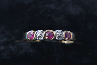 9ct Gold Modern Ring |  |