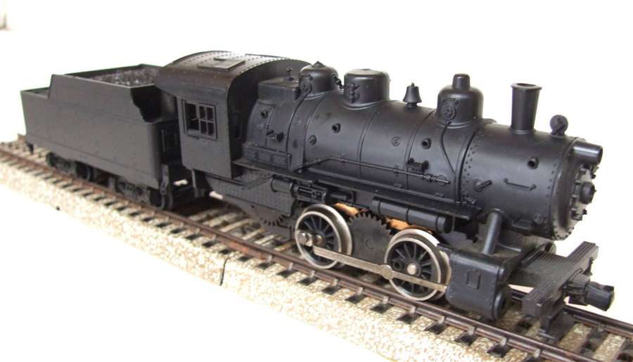 LIMA HO:  Unmarked Locomotive with Water Tender in Fair, Un-boxed and Used Condition(Italy)
