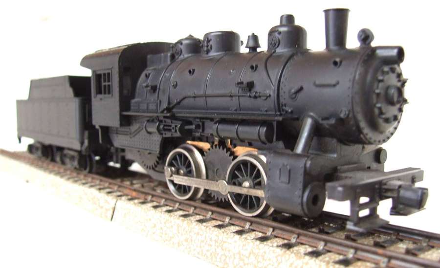 LIMA HO:  Unmarked Locomotive with Water Tender in Fair, Un-boxed and Used Condition(Italy)