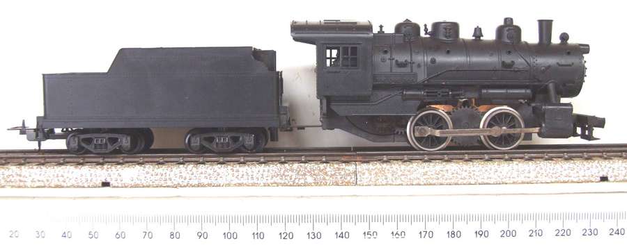 LIMA HO:  Unmarked Locomotive with Water Tender in Fair, Un-boxed and Used Condition(Italy)