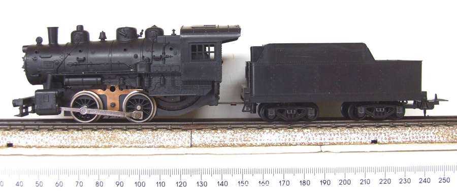 LIMA HO:  Unmarked Locomotive with Water Tender in Fair, Un-boxed and Used Condition(Italy)