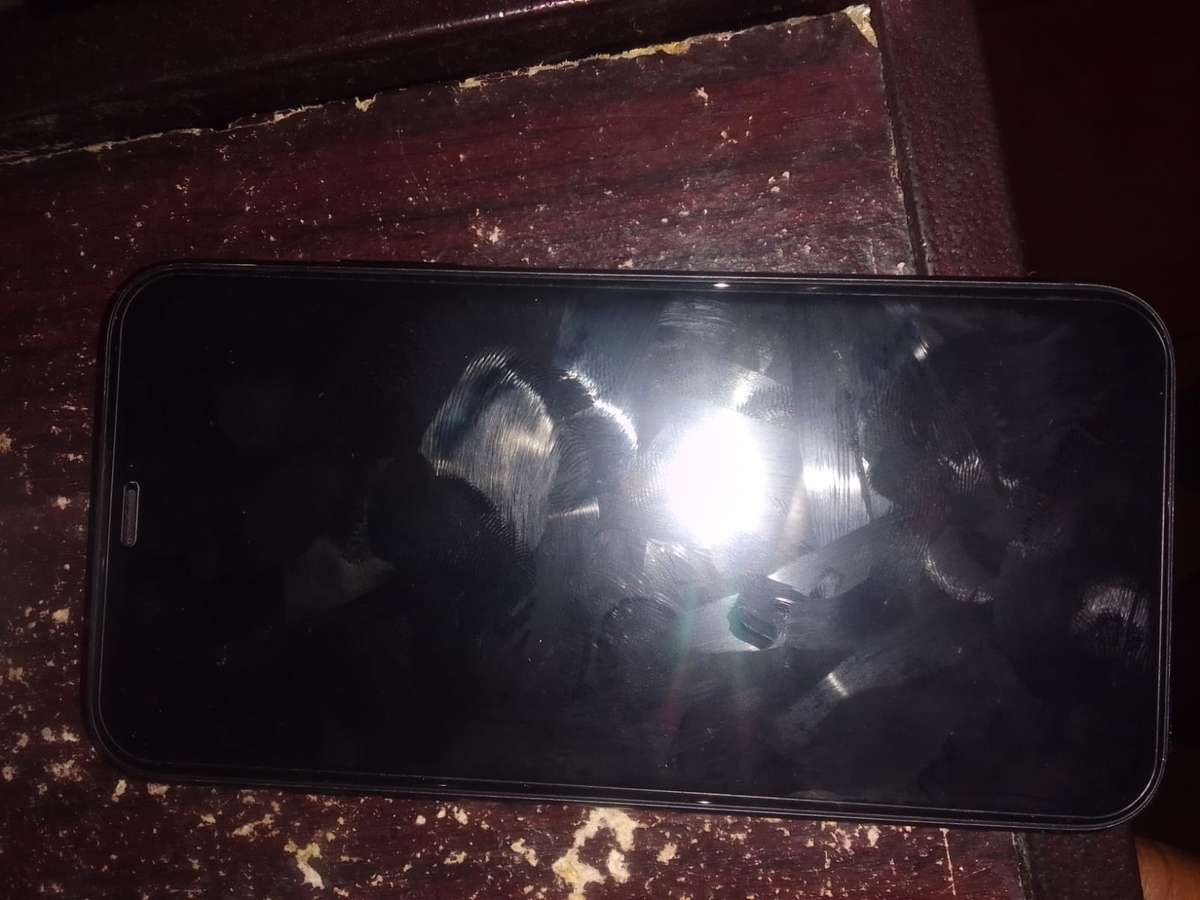 Apple iPhone 11 128GB - Secondhand with Cable and Box
