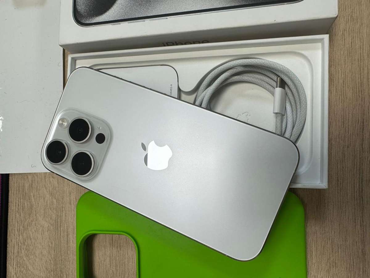 Apple iPhone 15 Pro 128GB |Cracked Screen