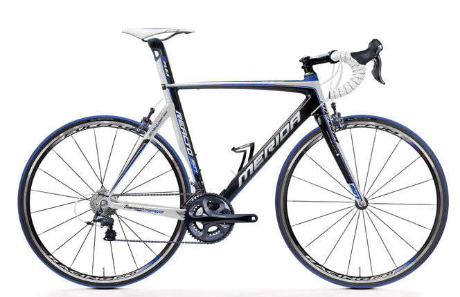 Clearance: Merida 907 Carbon Road Bike