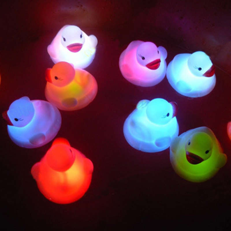 1Pcs Mini Baby Kid Bath Toy Flashing Lovely LED Changing Duck Light Lamp Multi