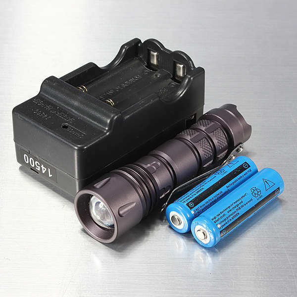 XPE-Q5 600LM Zoomable 3Modes Mini LED Flashlight Suit