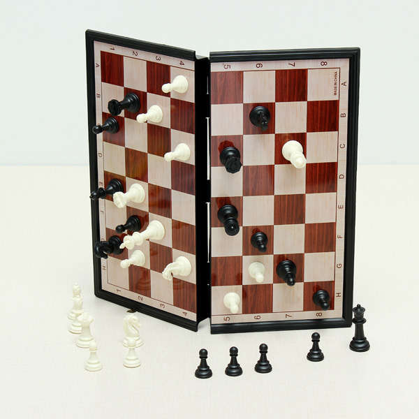 Magnetic Folding Chess With Board And Instructions