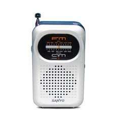 SANYO AM/FM POCKET RADIO HIGH QUALITY SLIM and COMPACT BUILT IN SPEAKER INCLUDES STEREO IN EAR