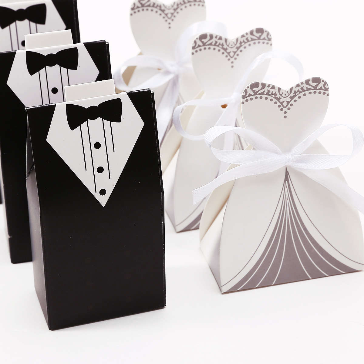 WEDDING FAVOR BOXES - BRIDE & GROOM - ELEGANT  AND CLASSIC