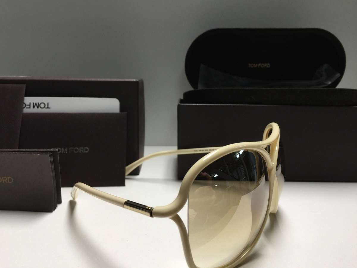 *R5,999-00* TOM FORD Women's Vicky Creme Sunglasses w/ case, papers *100% GENUINE, NEW!!*