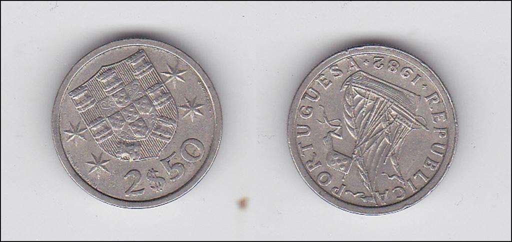 PORTUGAL 2 AND A HALF ESCUDOS 1982