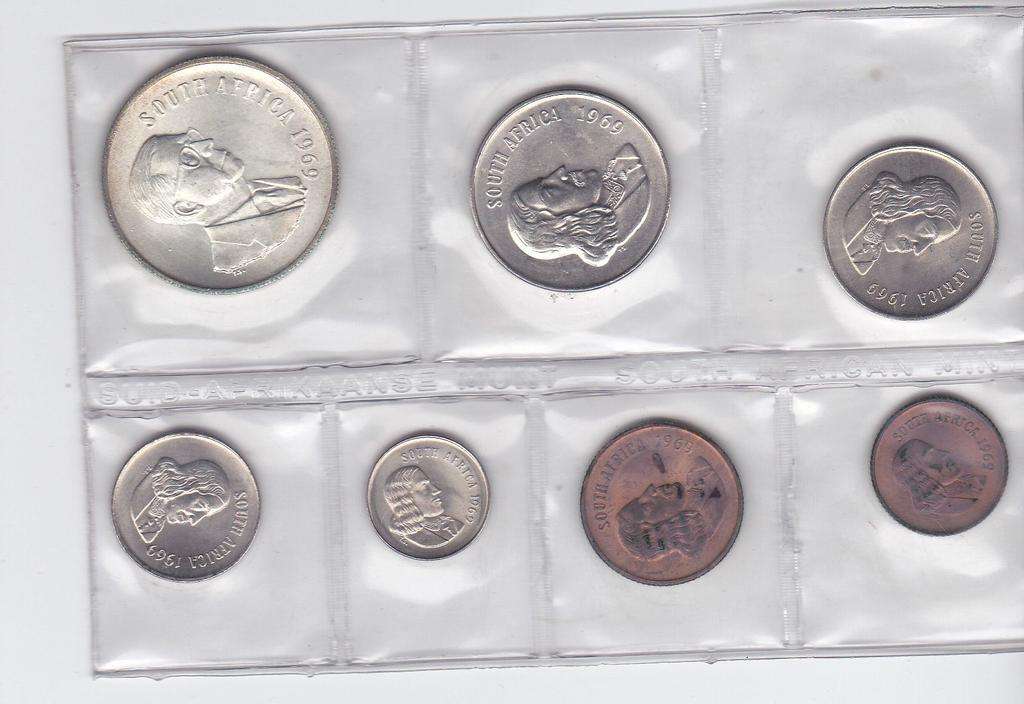 SOUTH AFRICA MINT PACK 1969 LOW MINTAGE COINS INCLUDING SILVER 1 RAND