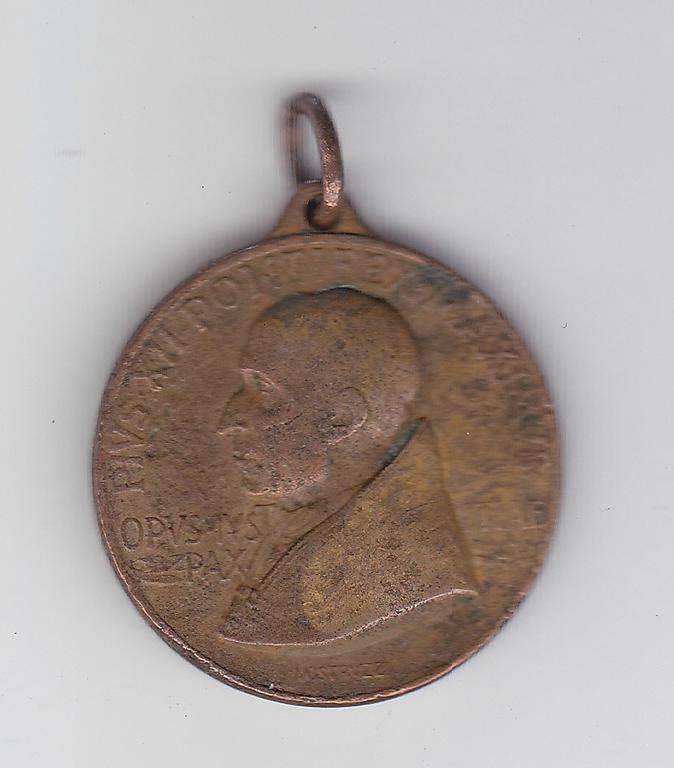 POPE PIUS XII MEDALLION