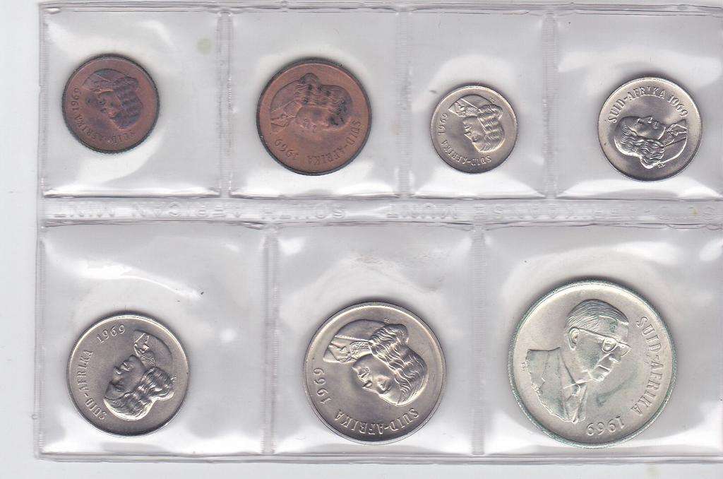 SUID  AFRIKA MINT PACK 1969 LOW MINTAGE COINS INCLUDING SILVER 1 RAND