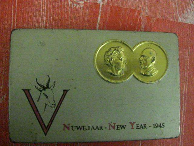 TROOPS WW II NEW YEARS BOX 1945 "V" 111X71 MM - JAN SMUTS + ISIE SMUTS