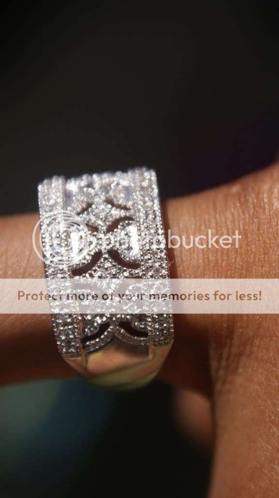 WHITE GOLD RING PAVED 43  DIAMONDS  #NO  RESERVES#      LIQUIDATION